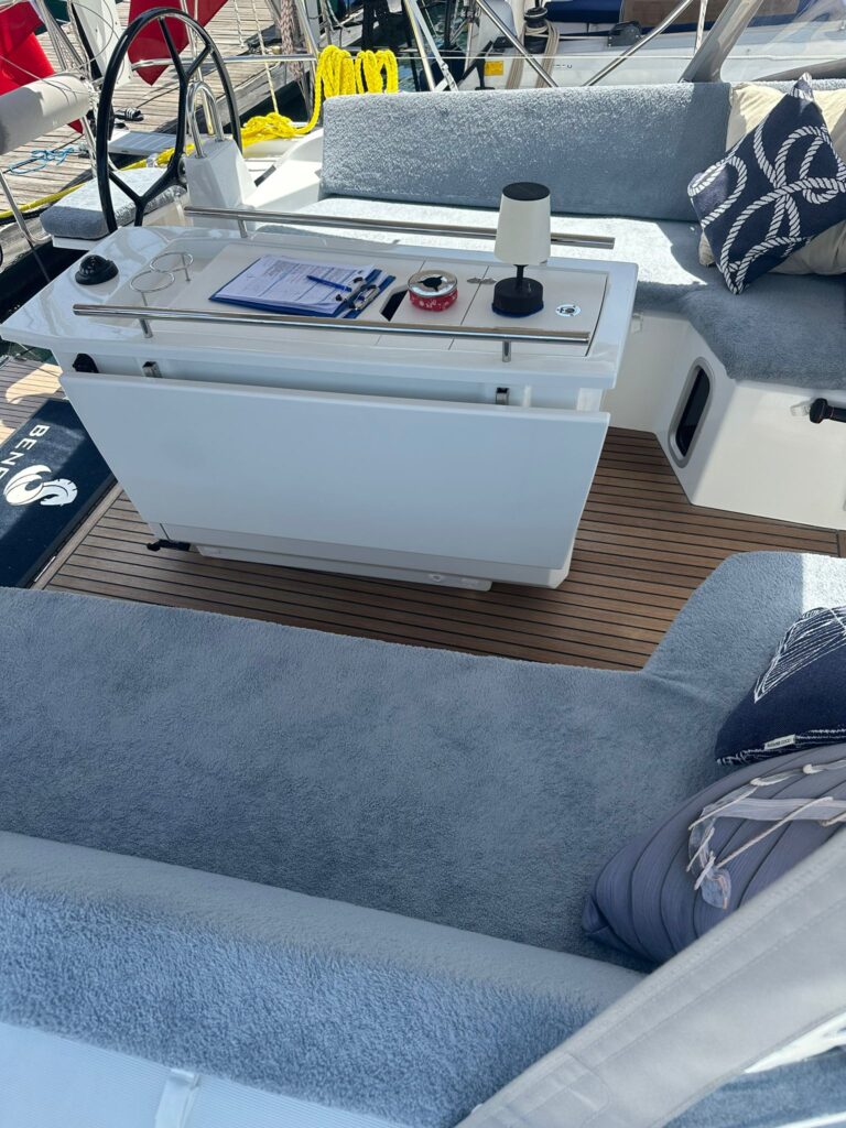 Yacht Image 9