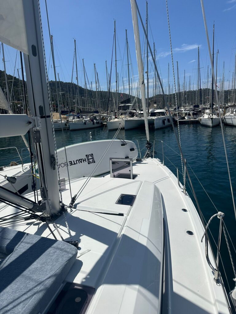 Yacht Image 12