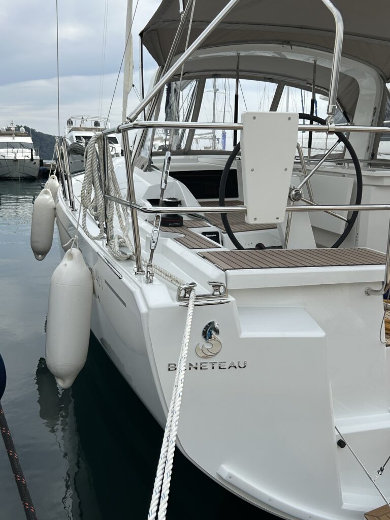 Yacht Image 12