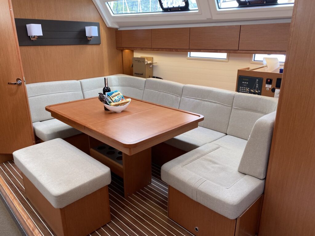 Yacht Image 6