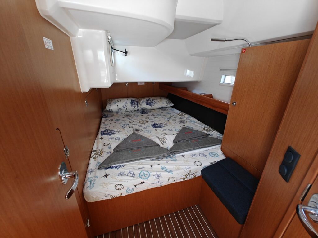 Yacht Image 15
