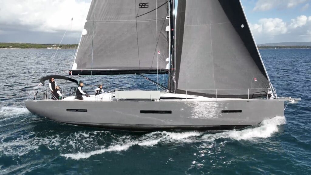 Yacht Image 12