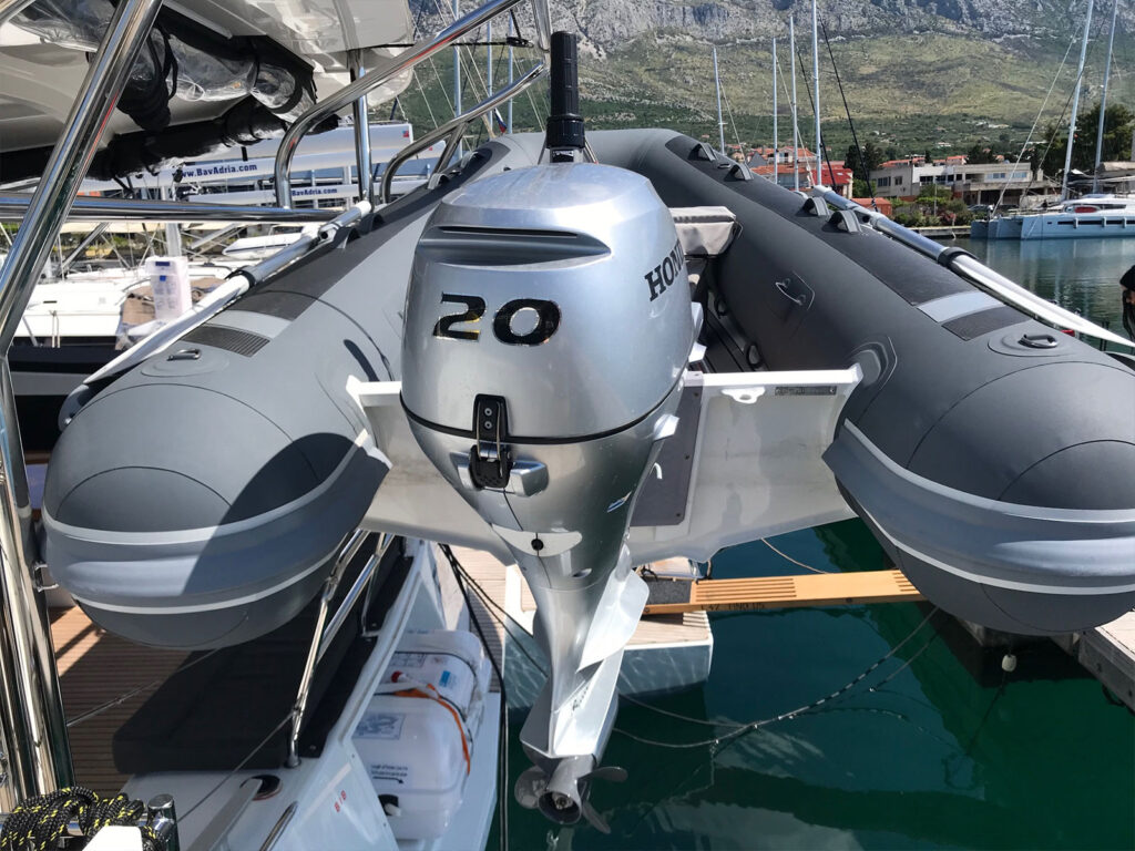 Yacht Image 21