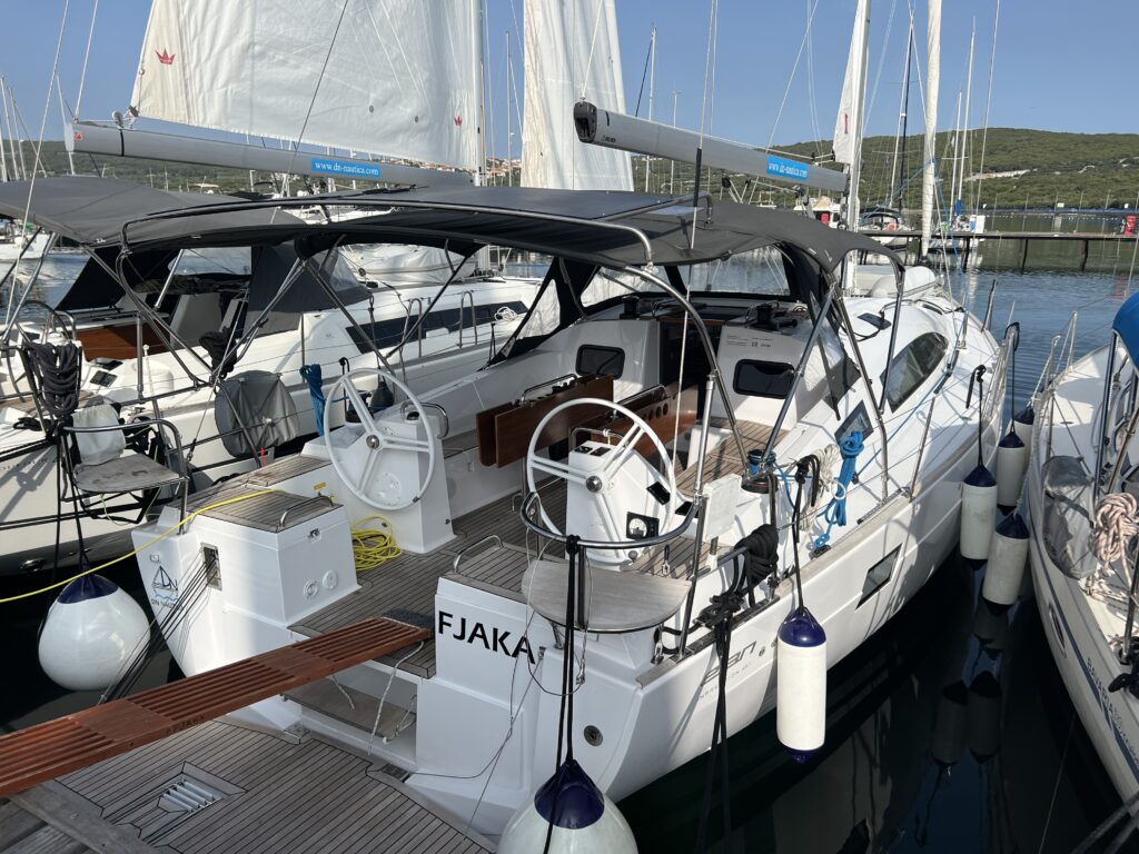 Yacht Image 1
