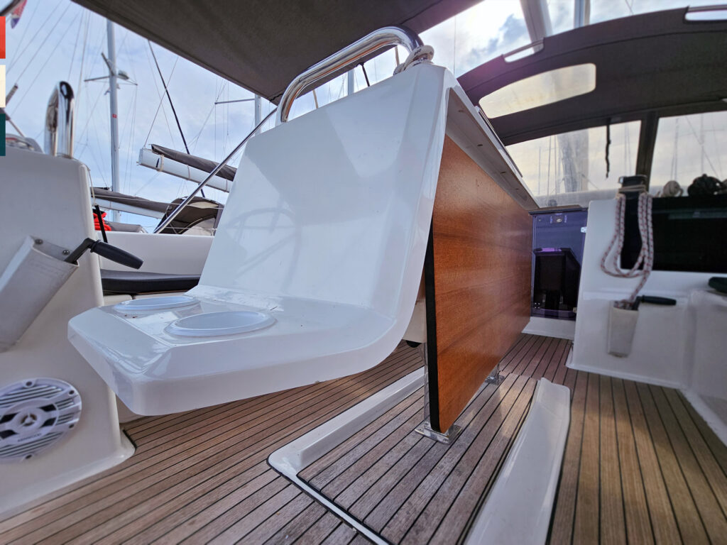 Yacht Image 9