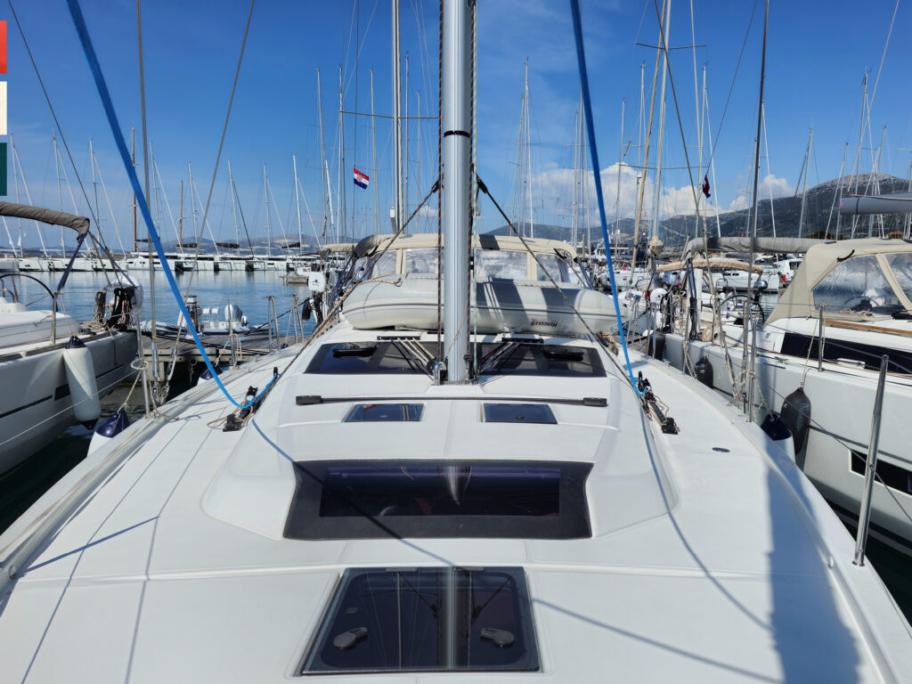 Yacht Image 9