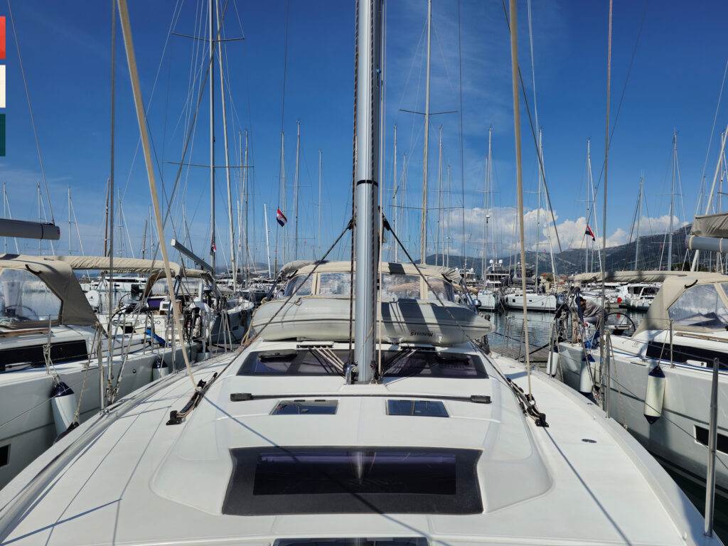 Yacht Image 9