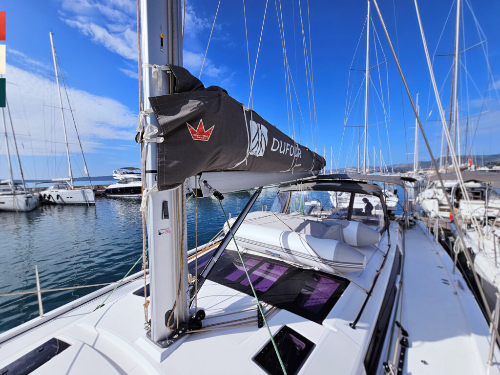 Yacht Image 12