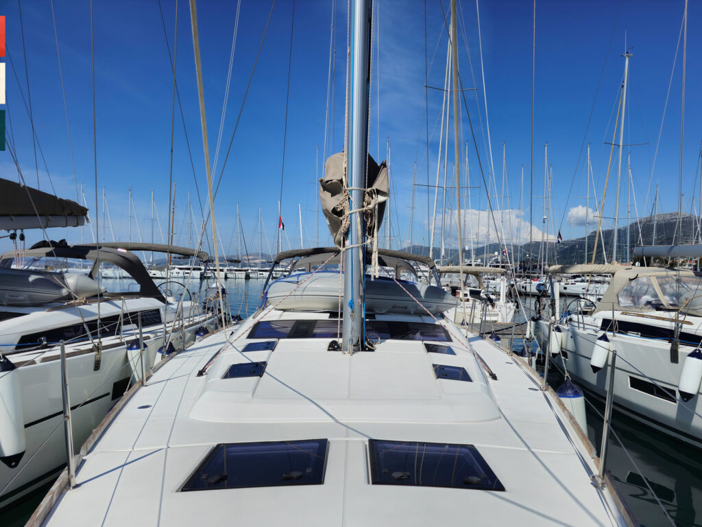 Yacht Image 12