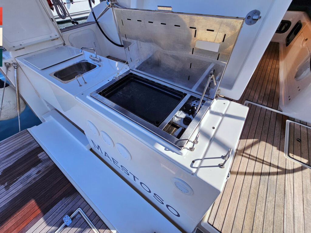 Yacht Image 12
