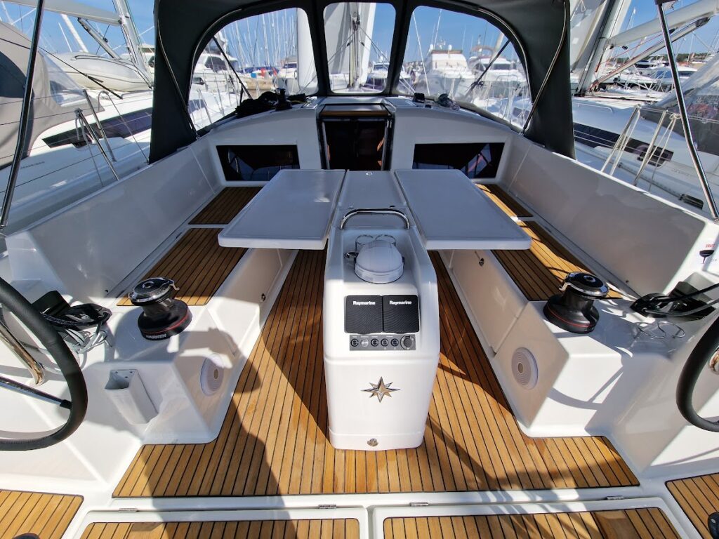 Yacht Image 4