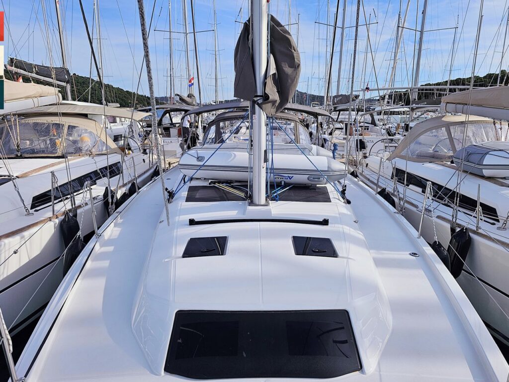 Yacht Image 9