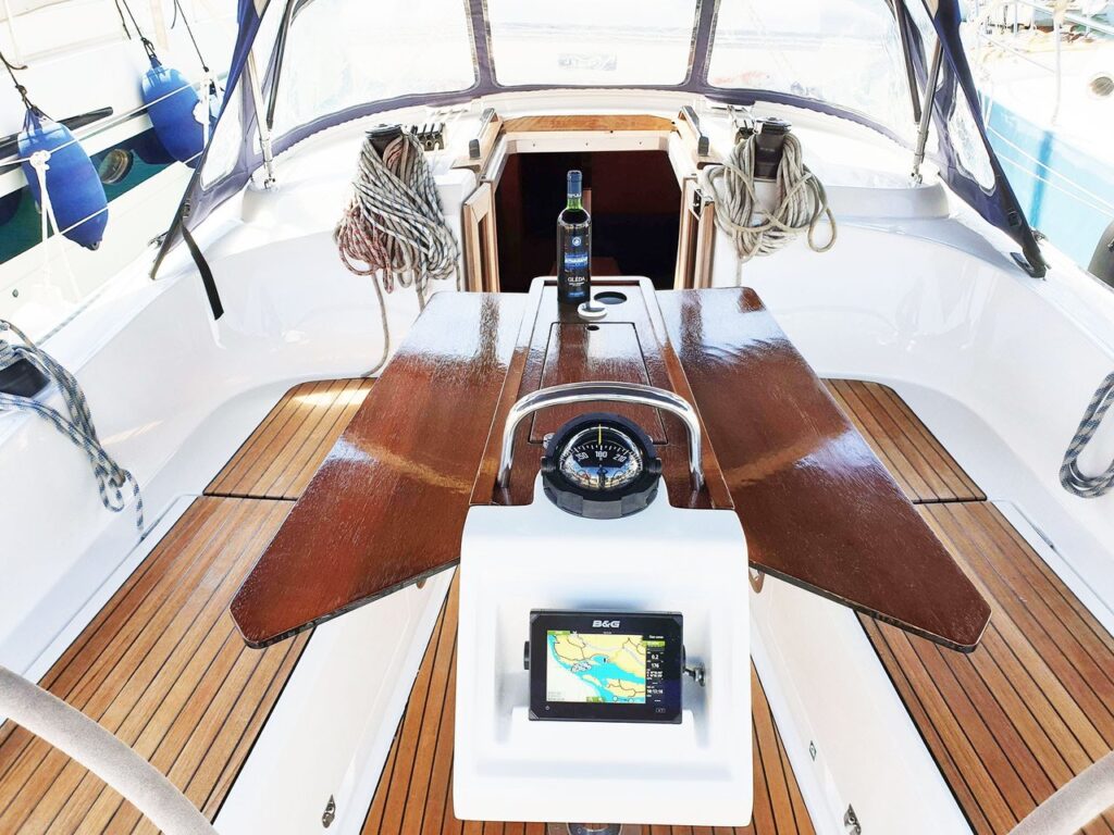 Yacht Image 5