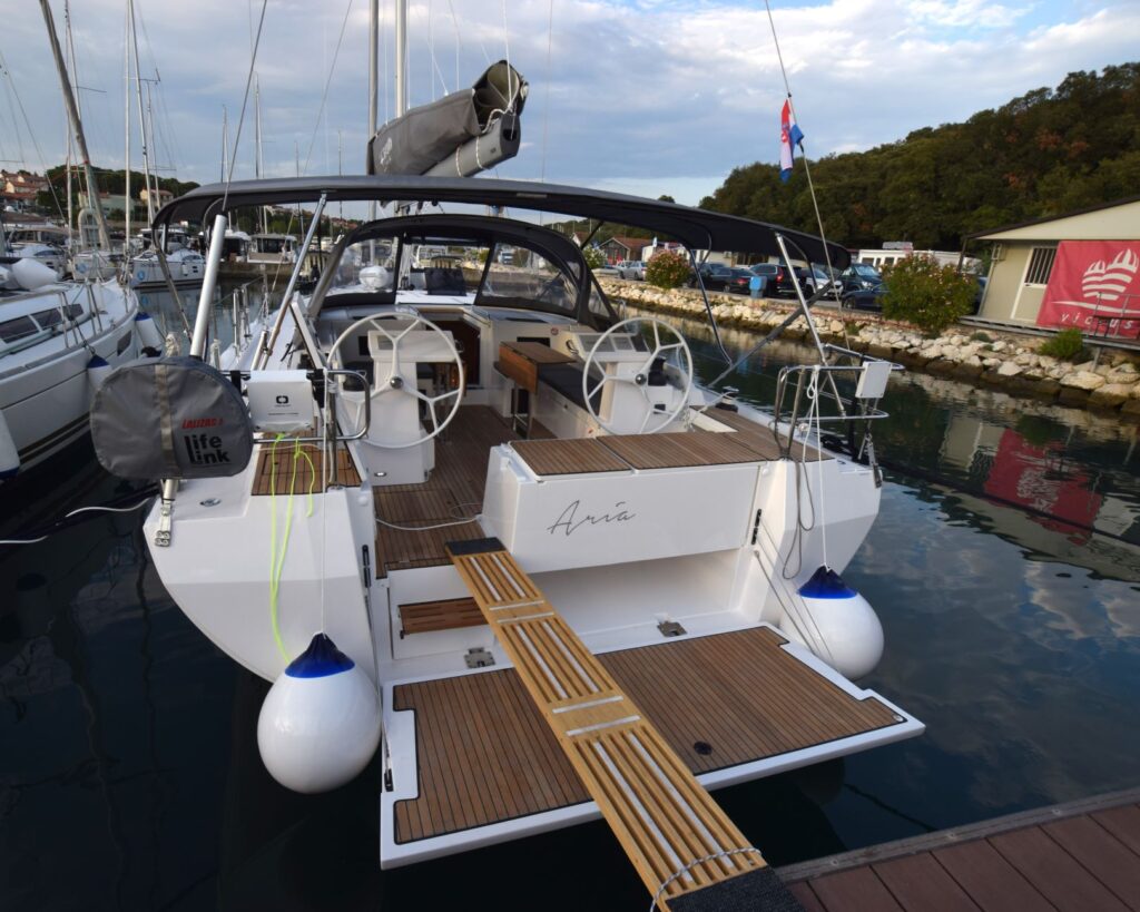 Yacht Image 5