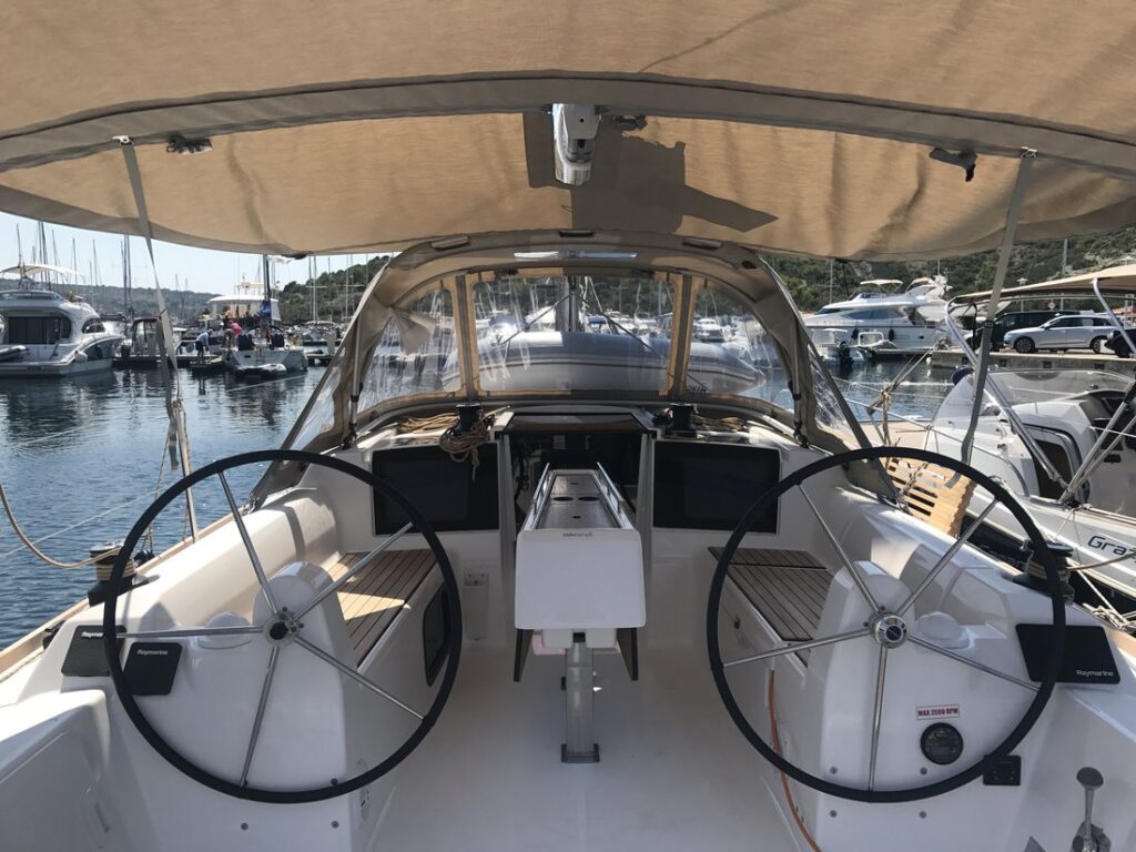 Yacht Image 6