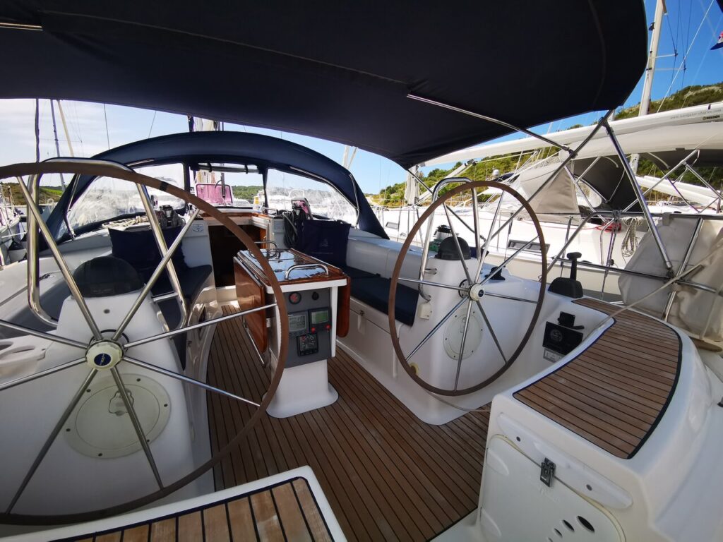 Yacht Image 6