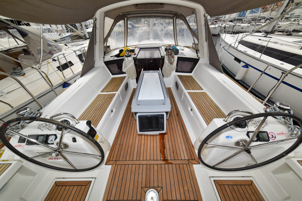 Yacht Image 6