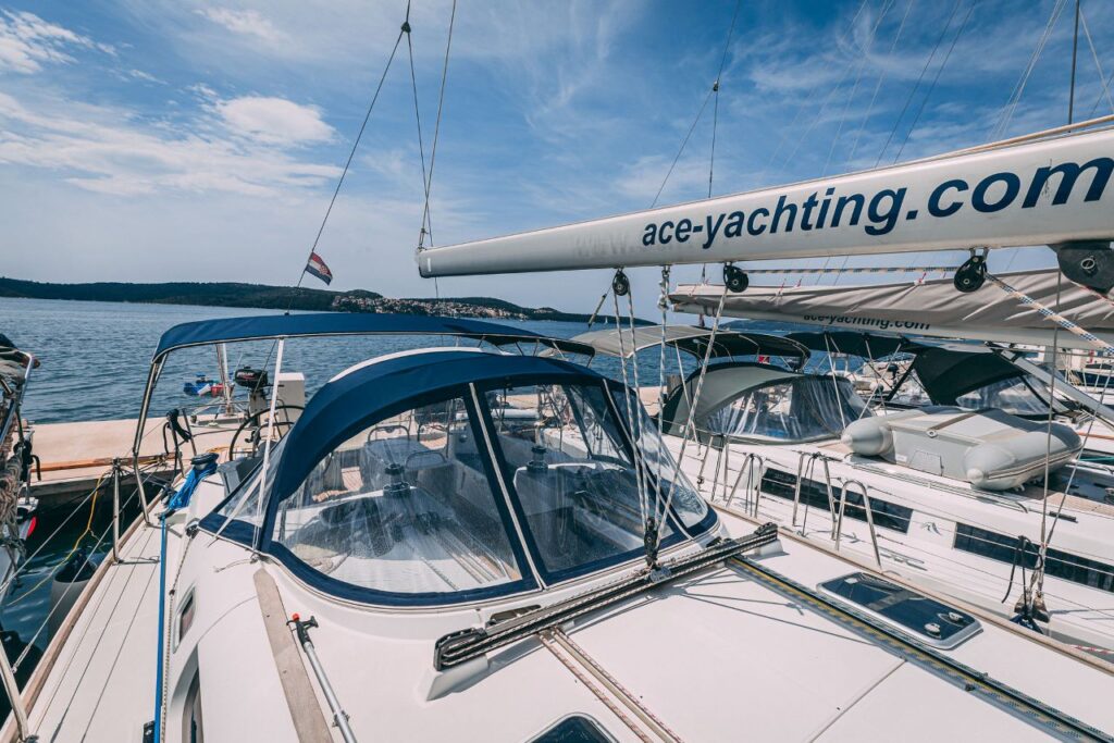 Yacht Image 12
