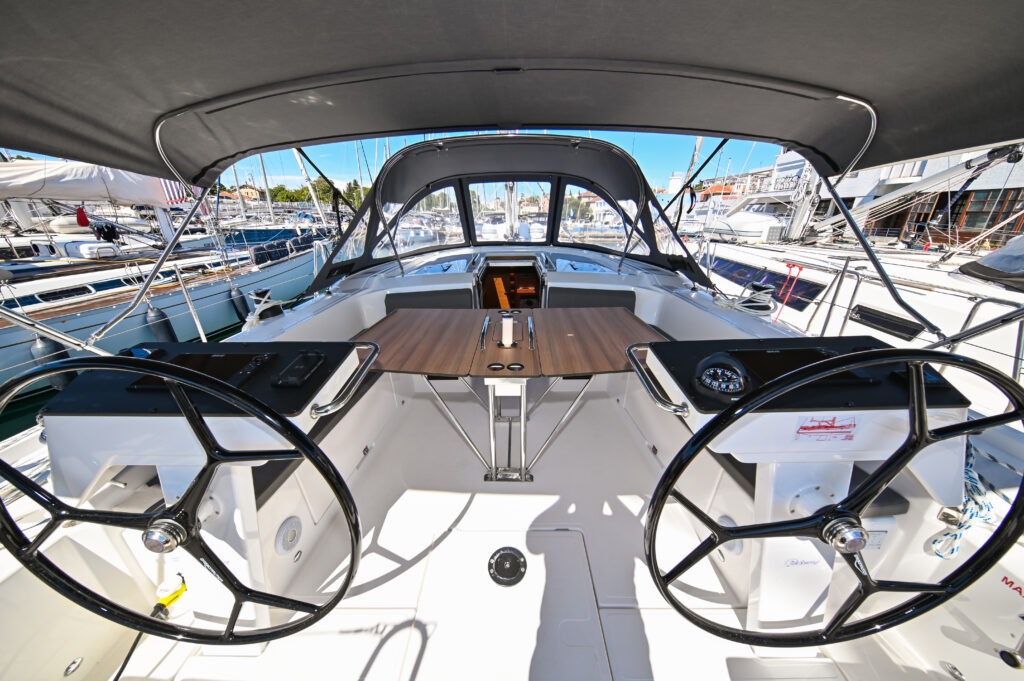 Yacht Image 8