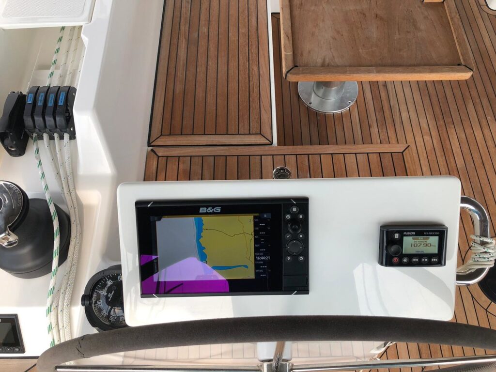 Yacht Image 8