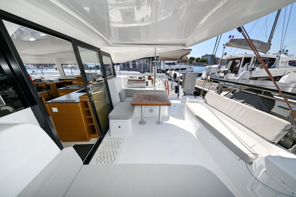 Yacht Image 12