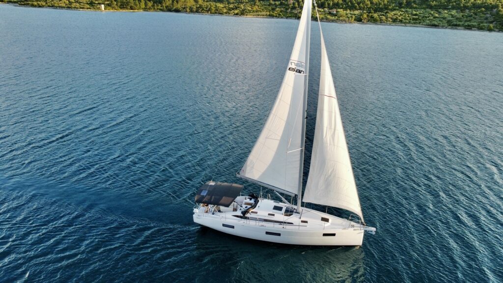Yacht Image 9