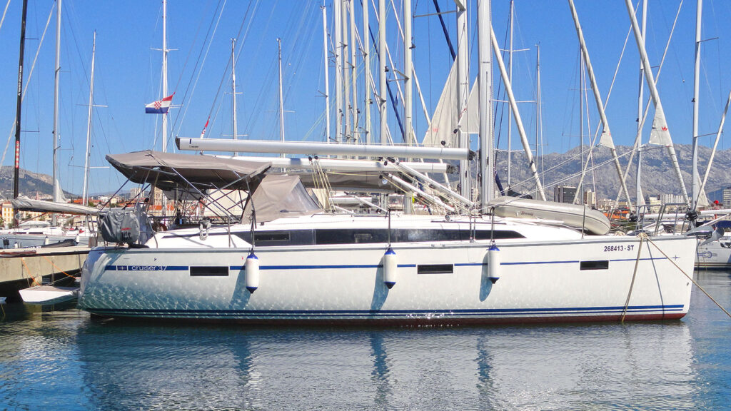 Yacht Image 8