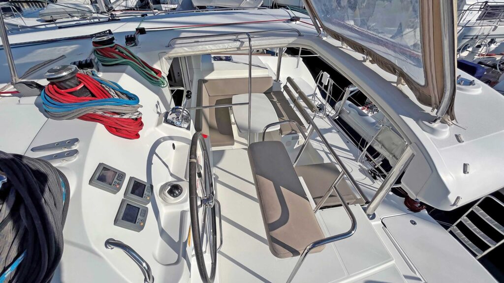 Yacht Image 9