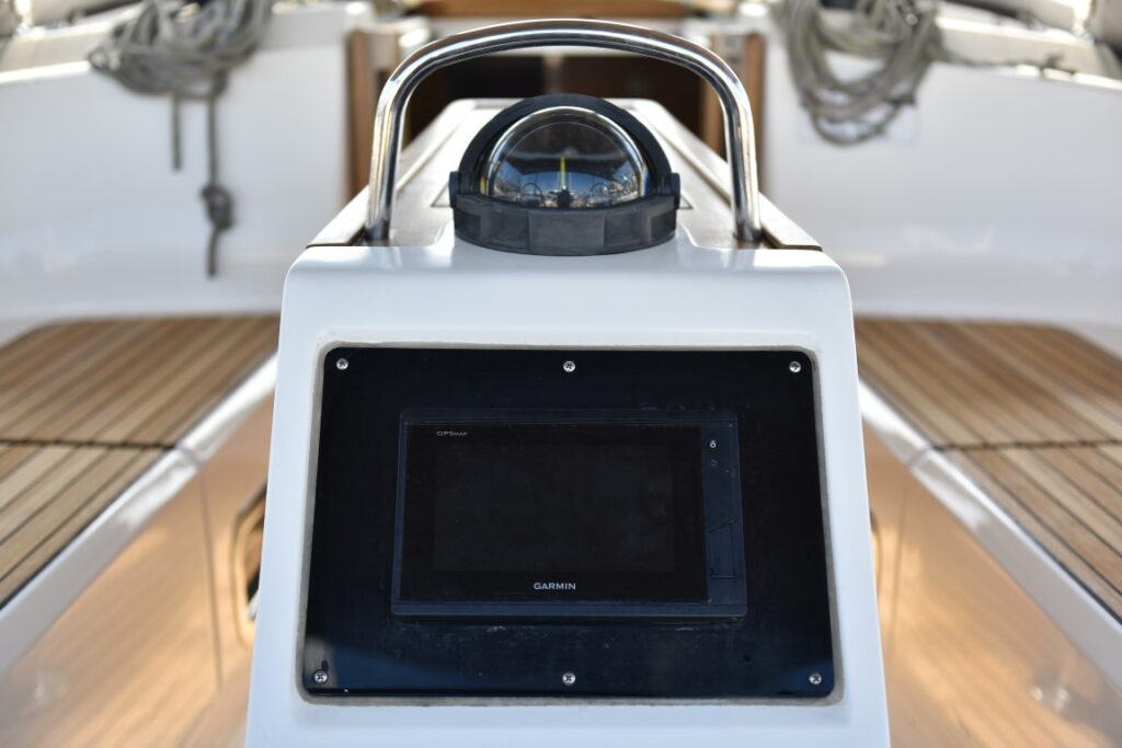 Yacht Image 12