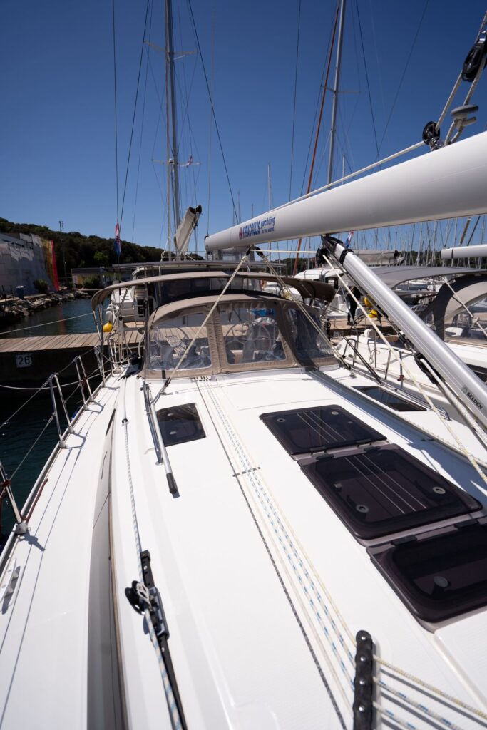 Yacht Image 8