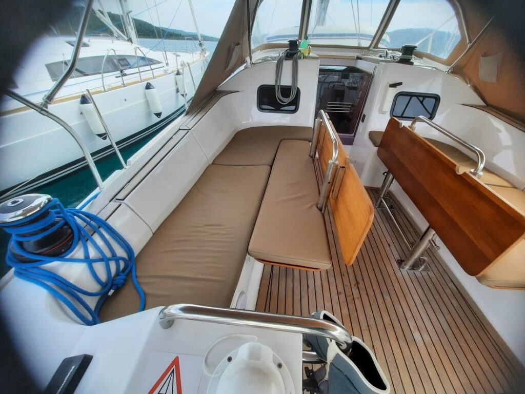 Yacht Image 11