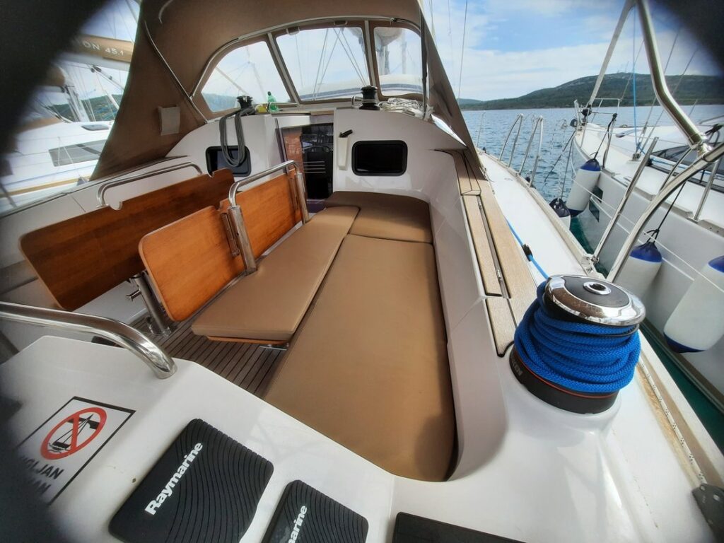 Yacht Image 11