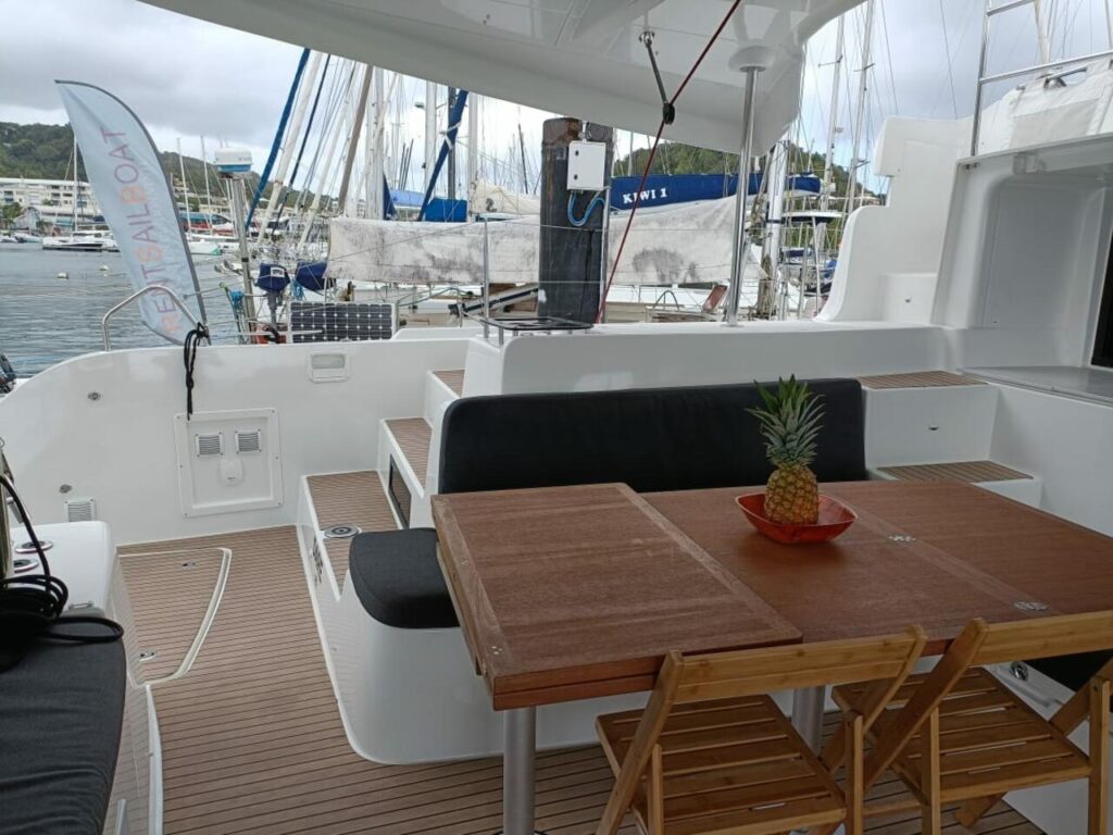 Yacht Image 12