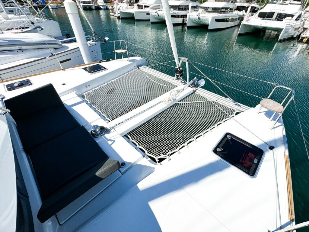 Yacht Image 12