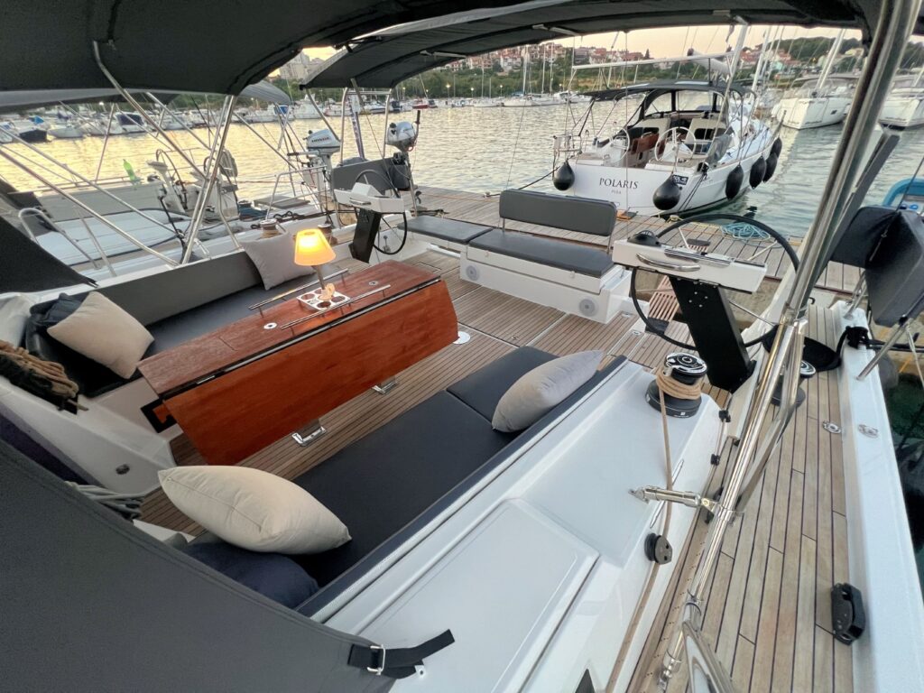 Yacht Image 13