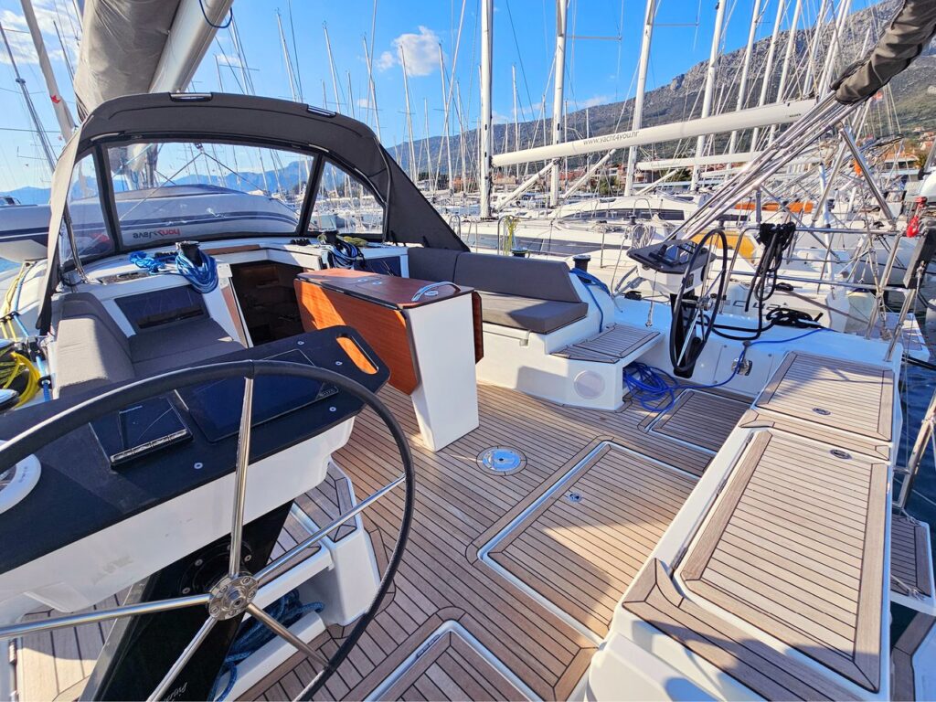 Yacht Image 5
