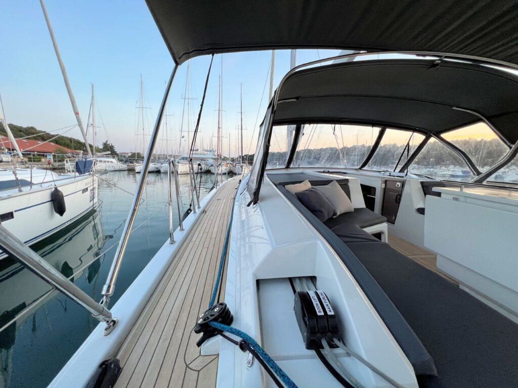 Yacht Image 17
