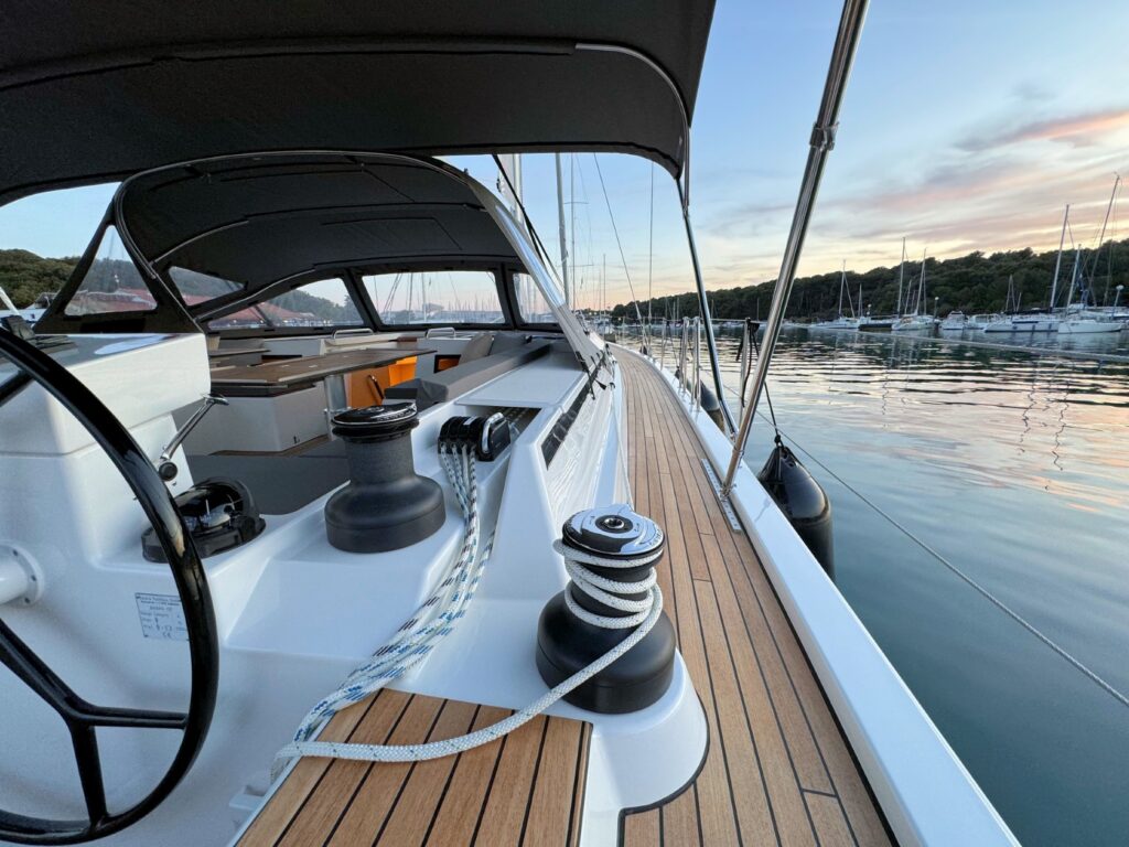 Yacht Image 18