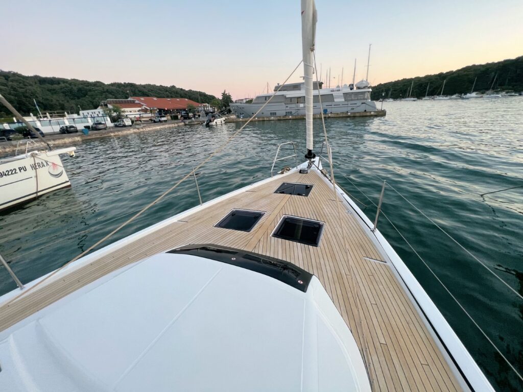 Yacht Image 17