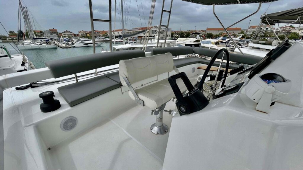 Yacht Image 21
