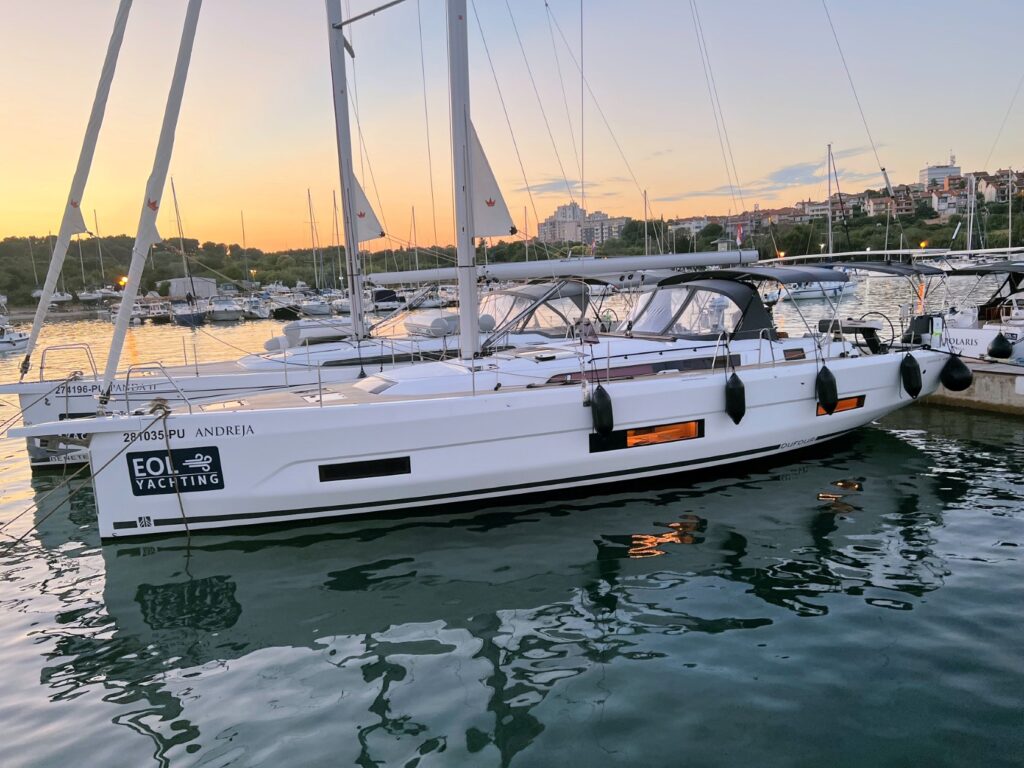 Yacht Image 23