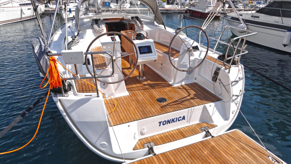 Yacht Image 6