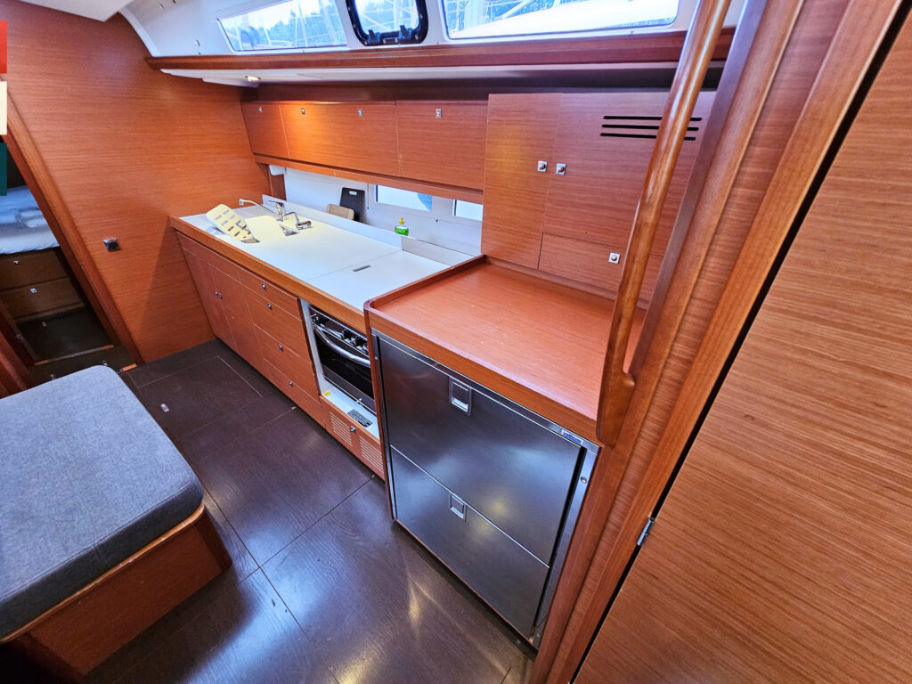 Yacht Image 22