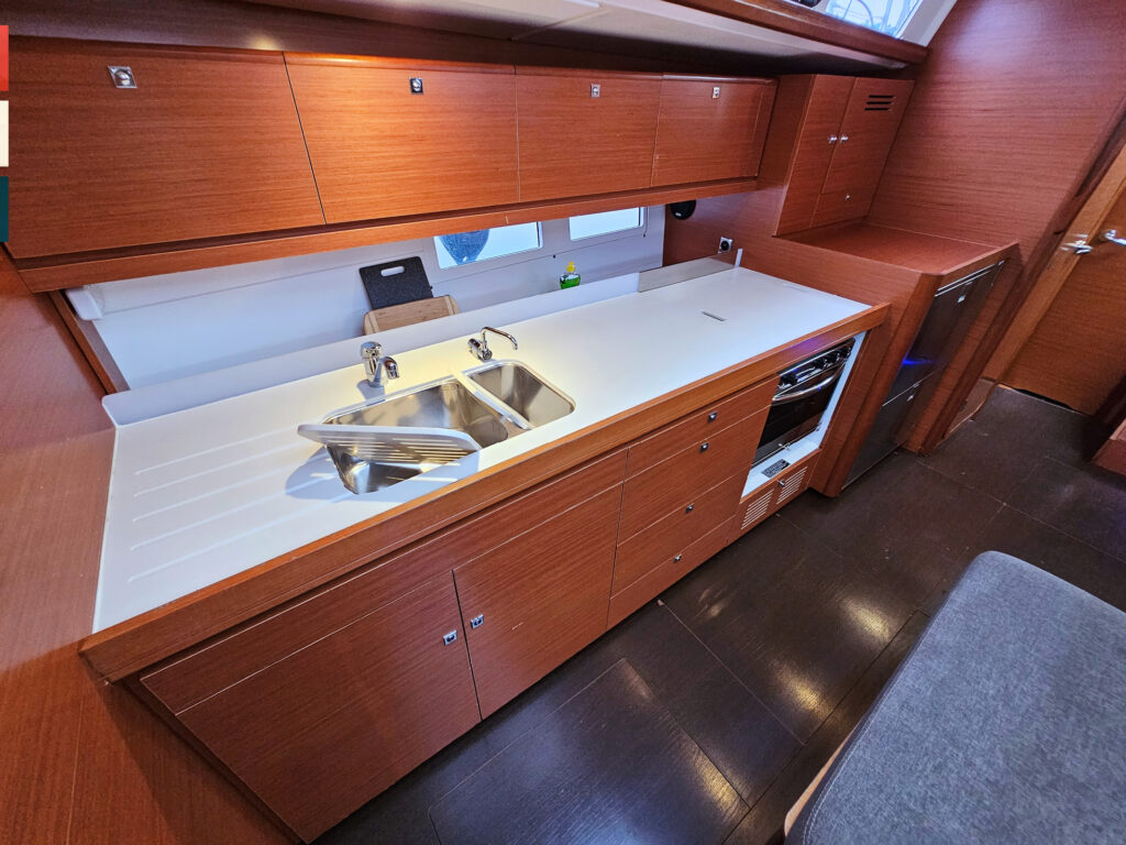 Yacht Image 24