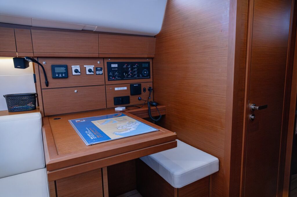 Yacht Image 13