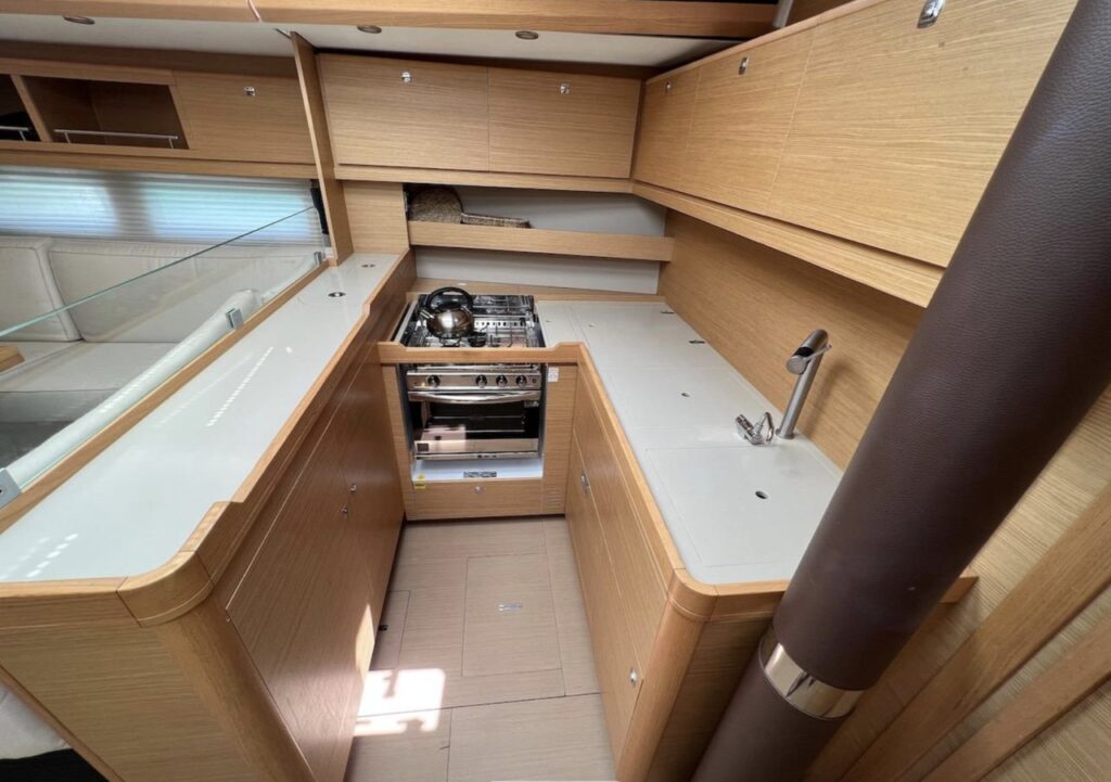 Yacht Image 15