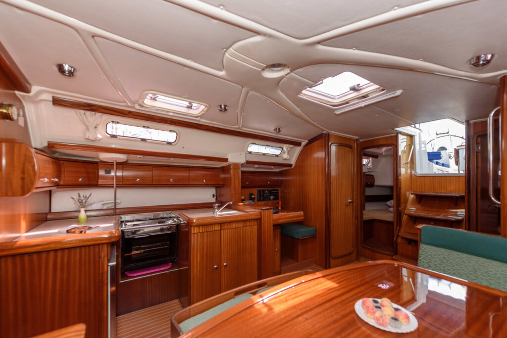 Yacht Image 12