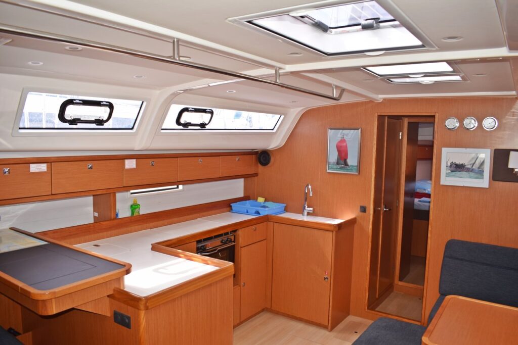 Yacht Image 11