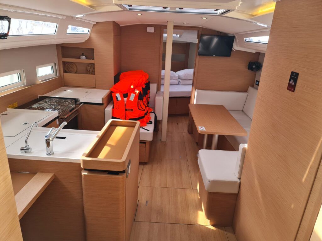 Yacht Image 6