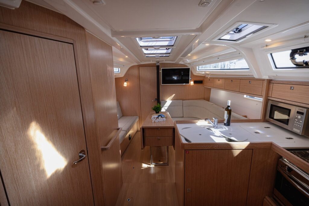 Yacht Image 28